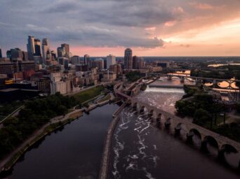 Photo showing the skyline of St. Paul, Minnesota